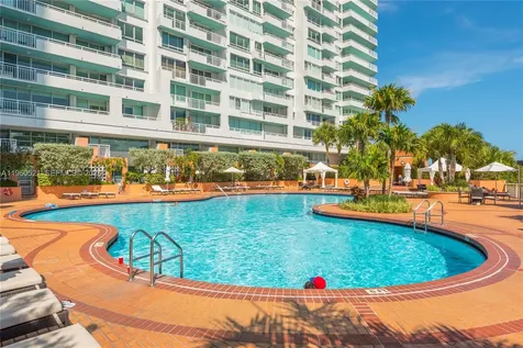 300 S Pointe Drive Miami Beach FL 33139