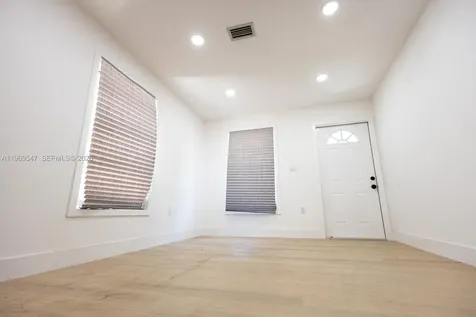 812 33rd Street West Palm Beach FL 33407