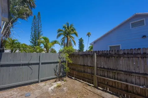 812 33rd Street West Palm Beach FL 33407