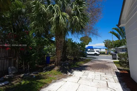 812 33rd Street West Palm Beach FL 33407