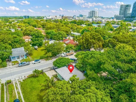 120 NW 32 Miami FL 33127