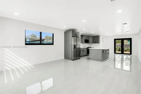 528 NW 3rd Court Hallandale Beach FL 33009