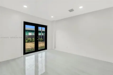528 NW 3rd Court Hallandale Beach FL 33009