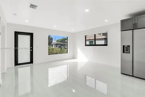 528 NW 3rd Court Hallandale Beach FL 33009