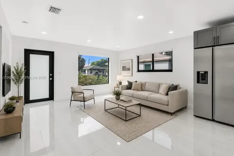 528 NW 3rd Court Hallandale Beach FL 33009