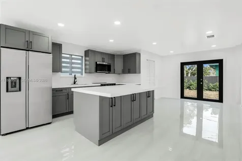 528 NW 3rd Court Hallandale Beach FL 33009