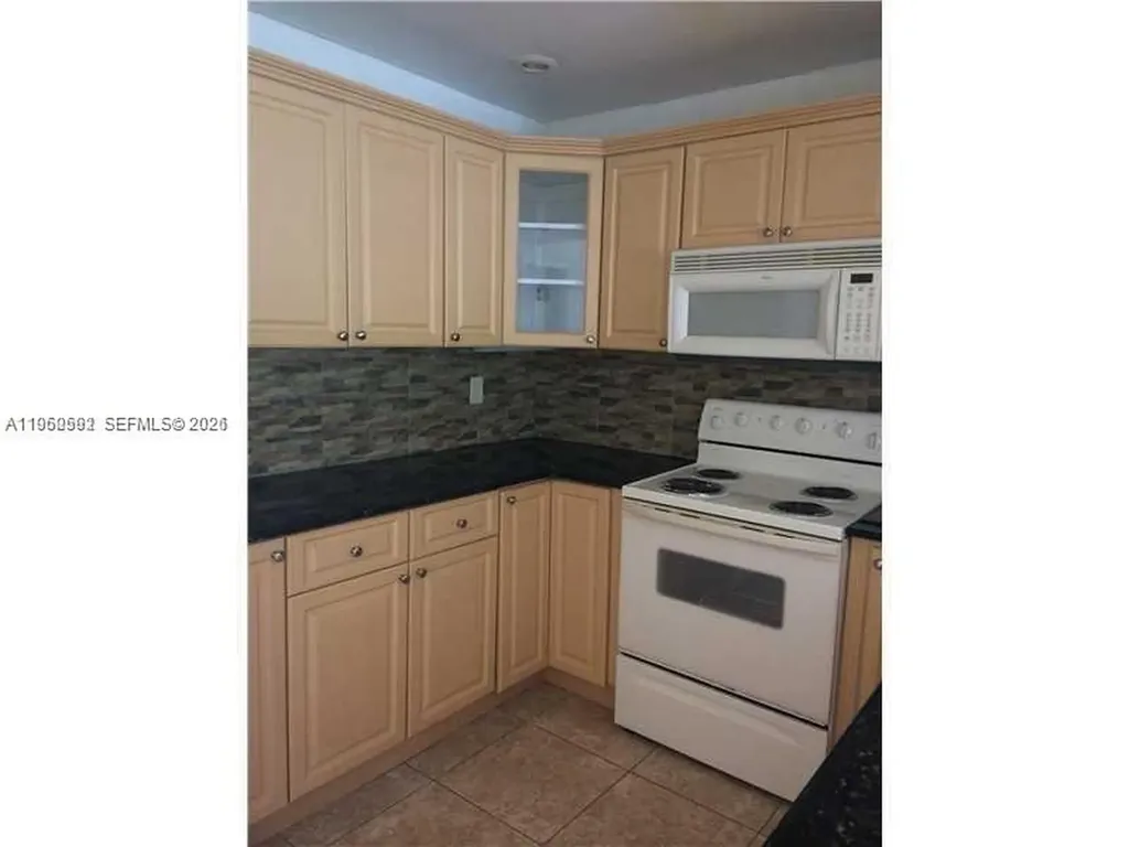 7732 Camino Real Miami FL 33143