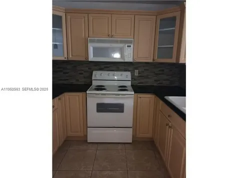 7732 Camino Real Miami FL 33143