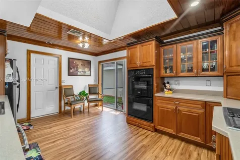 2590 SE 7th Place Homestead FL 33033