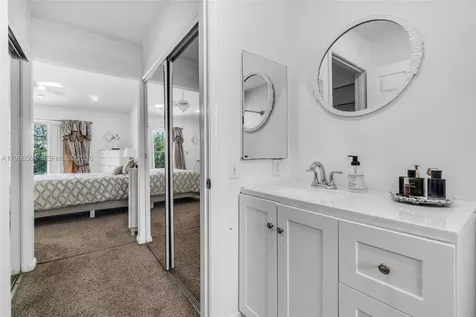 2590 SE 7th Place Homestead FL 33033