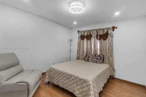 2590 SE 7th Place Homestead FL 33033