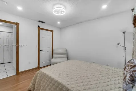 2590 SE 7th Place Homestead FL 33033
