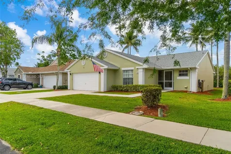 2590 SE 7th Place Homestead FL 33033