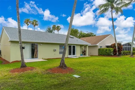 2590 SE 7th Place Homestead FL 33033