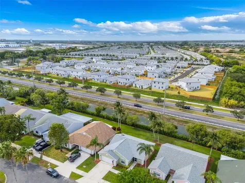 2590 SE 7th Place Homestead FL 33033