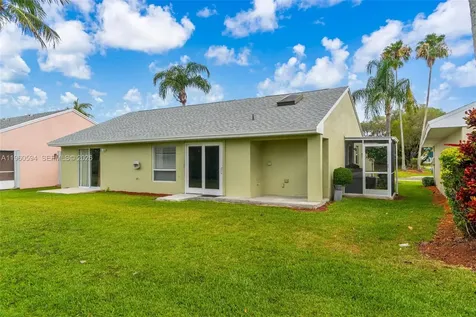 2590 SE 7th Place Homestead FL 33033