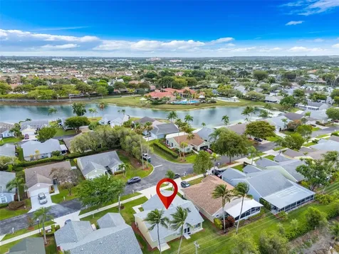 2590 SE 7th Place Homestead FL 33033
