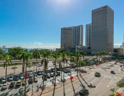 Miami FL 33132