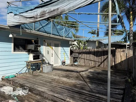 1568 NE 35th Street Oakland Park FL 33334