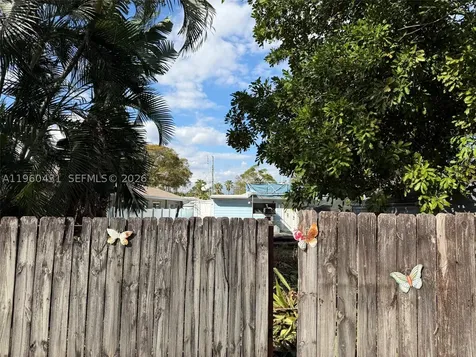 1568 NE 35th Street Oakland Park FL 33334