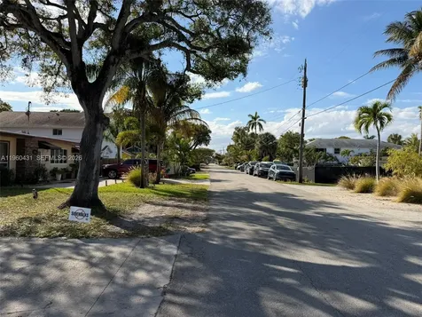 1568 NE 35th Street Oakland Park FL 33334