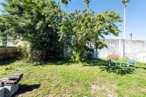 600 SW 11th Avenue Hallandale Beach FL 33009