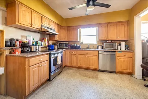 600 SW 11th Avenue Hallandale Beach FL 33009