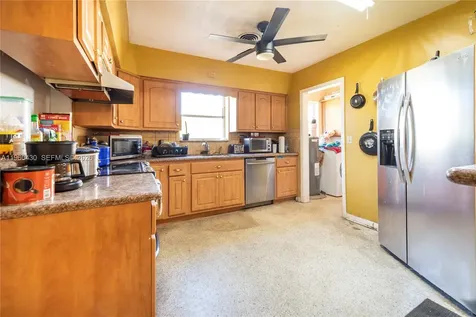 600 SW 11th Avenue Hallandale Beach FL 33009