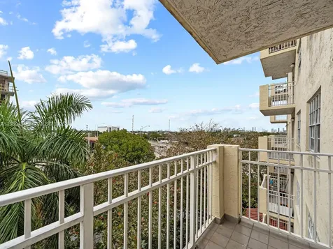 1750 NW 27th Avenue Miami FL 33125