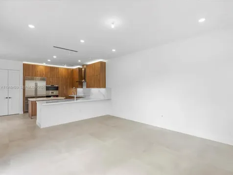 19701 NE 16 Place Miami FL 33179