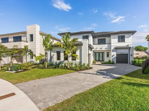 19701 NE 16 Place Miami FL 33179