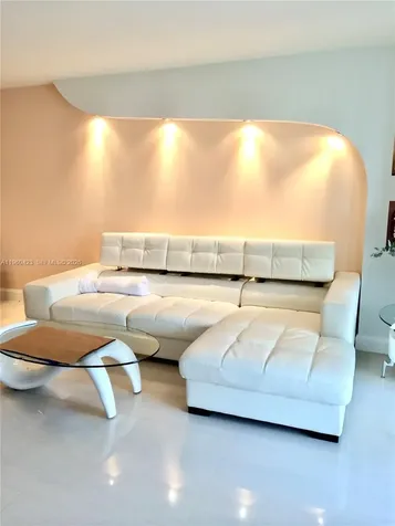 319 NE 14th Avenue Hallandale Beach FL 33009