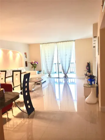 319 NE 14th Avenue Hallandale Beach FL 33009