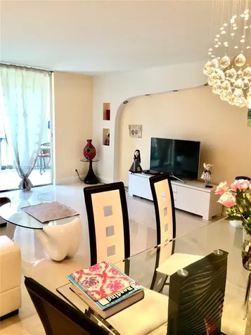 319 NE 14th Avenue Hallandale Beach FL 33009