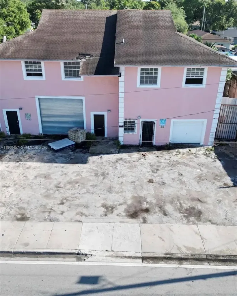 3067 NW 54th Street Miami FL 33142