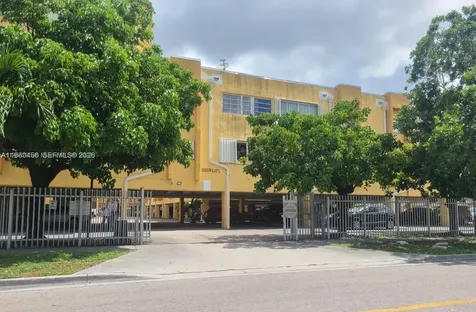 1555 W 44th Place Hialeah FL 33012