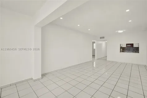 1555 W 44th Place Hialeah FL 33012
