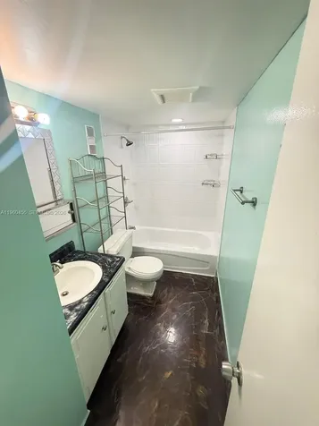 1555 W 44th Place Hialeah FL 33012