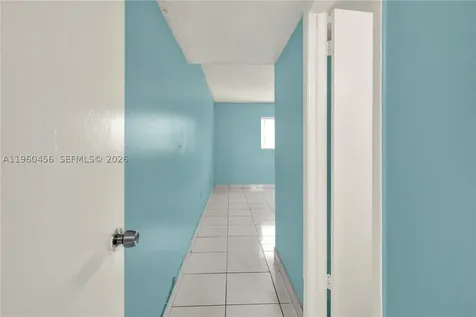 1555 W 44th Place Hialeah FL 33012