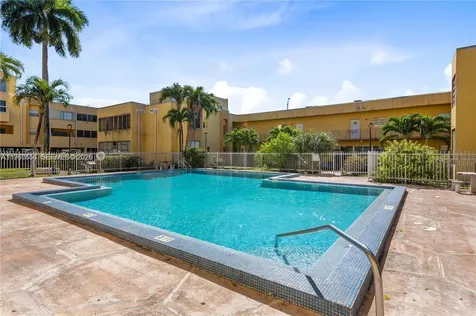 1555 W 44th Place Hialeah FL 33012