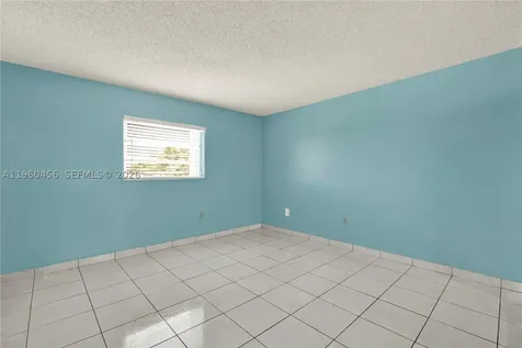 1555 W 44th Place Hialeah FL 33012