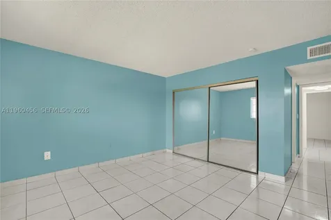 1555 W 44th Place Hialeah FL 33012
