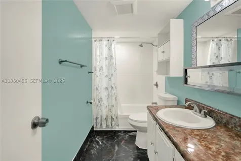 1555 W 44th Place Hialeah FL 33012