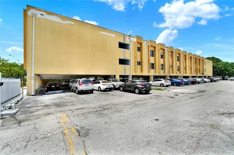 1555 W 44th Place Hialeah FL 33012