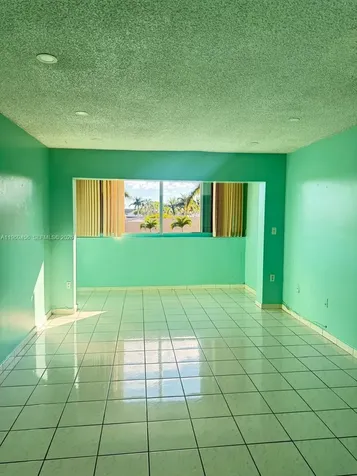 1555 W 44th Place Hialeah FL 33012