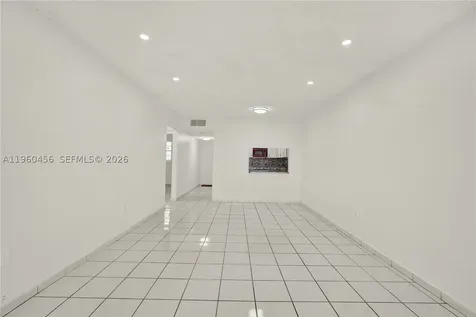 1555 W 44th Place Hialeah FL 33012