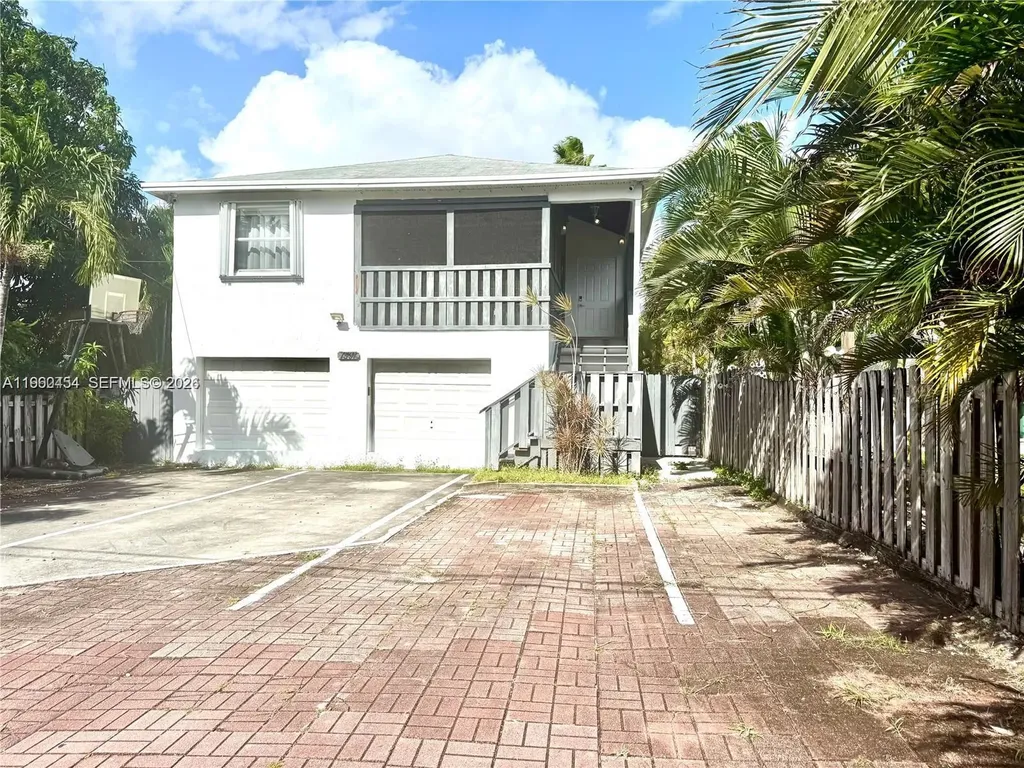 1531 NE 35th Street Oakland Park FL 33334