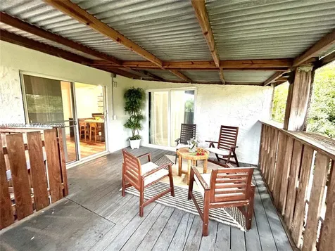 1531 NE 35th Street Oakland Park FL 33334