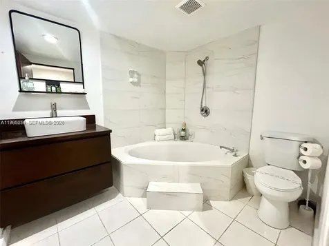 1531 NE 35th Street Oakland Park FL 33334