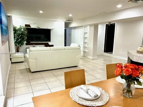1531 NE 35th Street Oakland Park FL 33334